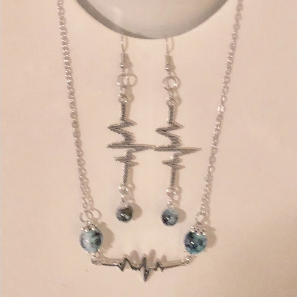 New jewelry set - Picture 1 of 3